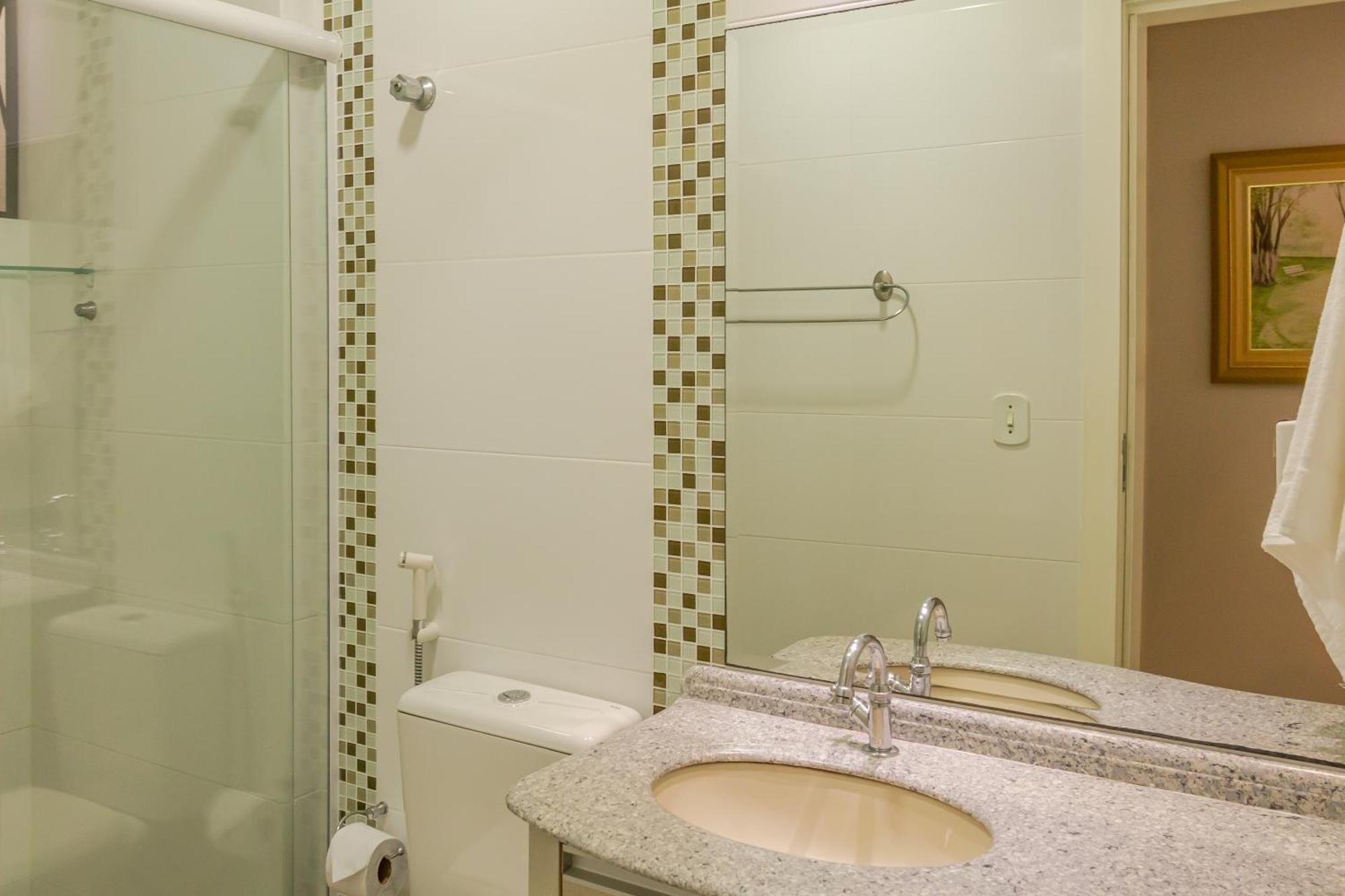 Apto 2 Quartos Na R. 2950, Wi-fi 150 Mega P1232 Apartamento Balneário Camboriú