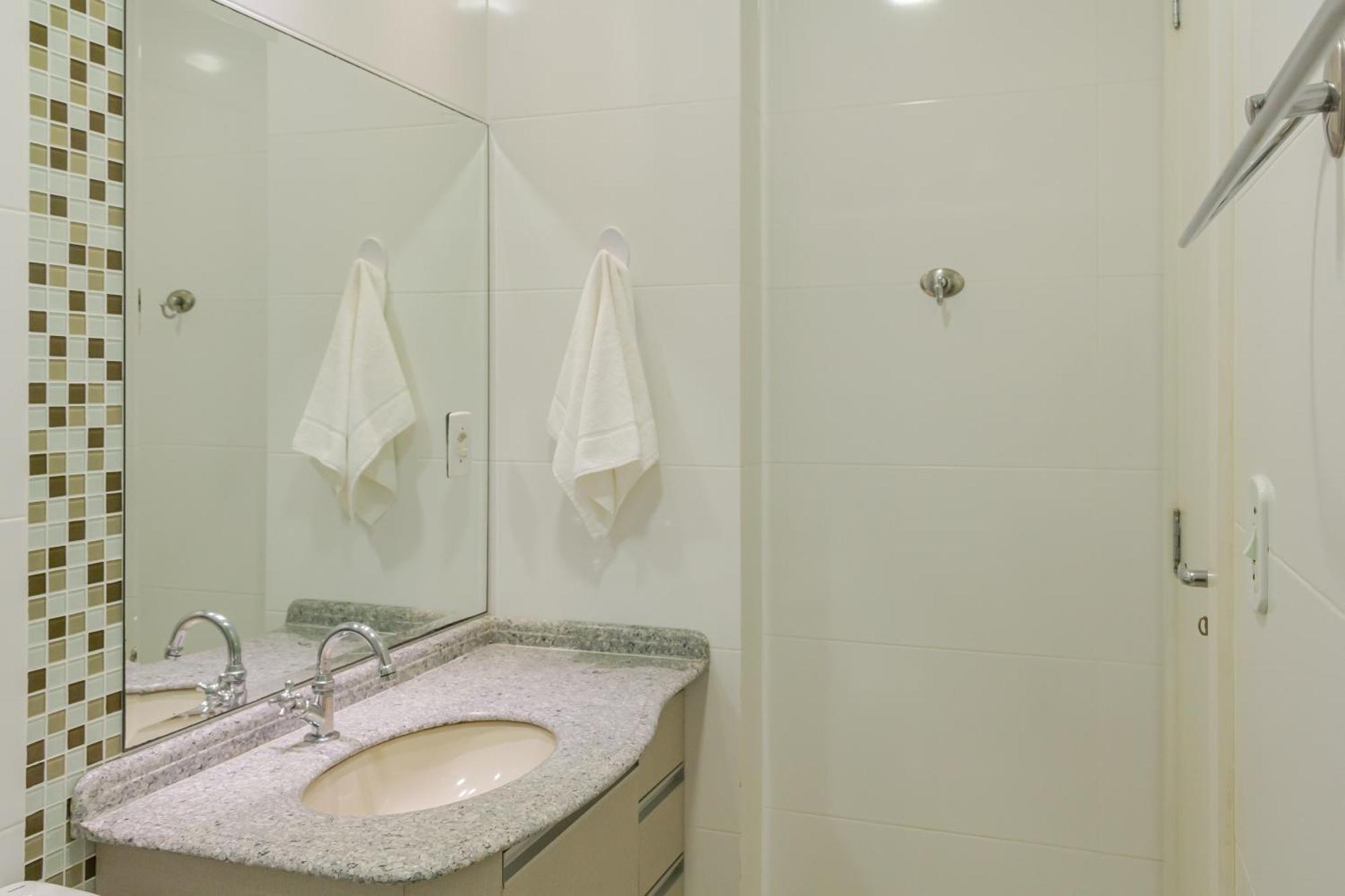 Apartamento Apto 2 Quartos Na R. 2950, Wi-fi 150 Mega P1232 *